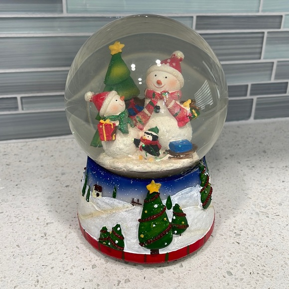 MUSICAL Snowman with Child & Penguin - Picture 3 of 8